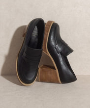 Load image into Gallery viewer, Hannah Platform Penny Loafers
