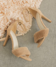 Load image into Gallery viewer, FEATHER Heel