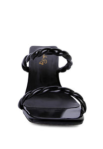 INAMORATA Braided Sandals