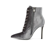 Load image into Gallery viewer, BORNSTA Velvet Boots