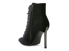 Load image into Gallery viewer, BORNSTA Velvet Boots