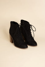 Load image into Gallery viewer, Kidman Lace Up Boots