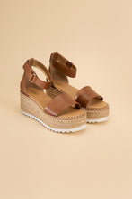 Load image into Gallery viewer, TUCKIN-S Platform Sandals