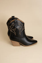Load image into Gallery viewer, BLAZING-S WESTERN BOOTS
