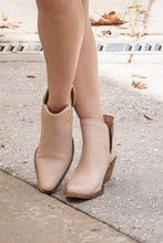 Load image into Gallery viewer, Western Style Cut Out Leather Booties