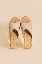 Load image into Gallery viewer, Height-S-Raffia Platform slides