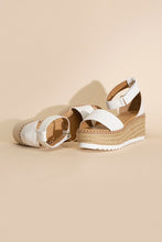 Load image into Gallery viewer, TRUCKIN-S Platform Sandals